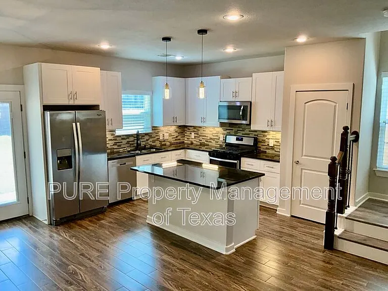 3301 Elija St #B — Photo 6