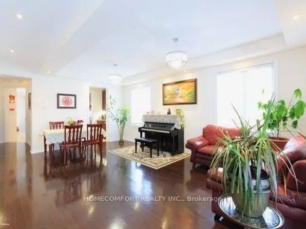 129 Shadow Falls Dr, Richmond Hill, ON L4E 4K2