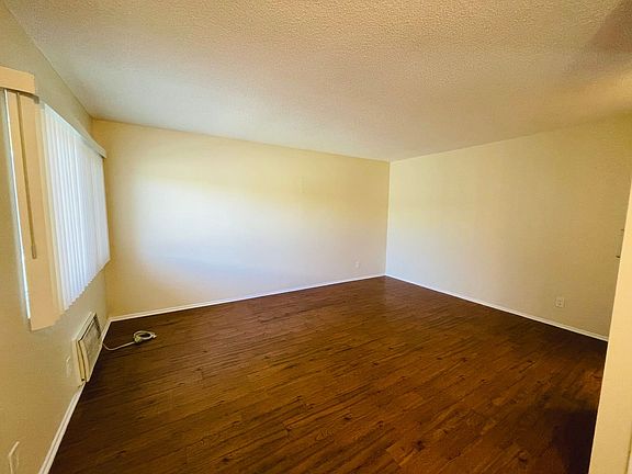 2nd image of 7548 Lexington Ave #10
