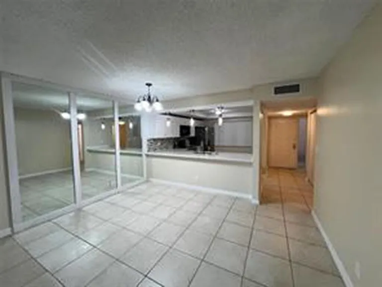 8040 Hampton Blvd #104 — Photo 32