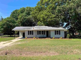 140 Malgene Dr, Cochran, GA 31014