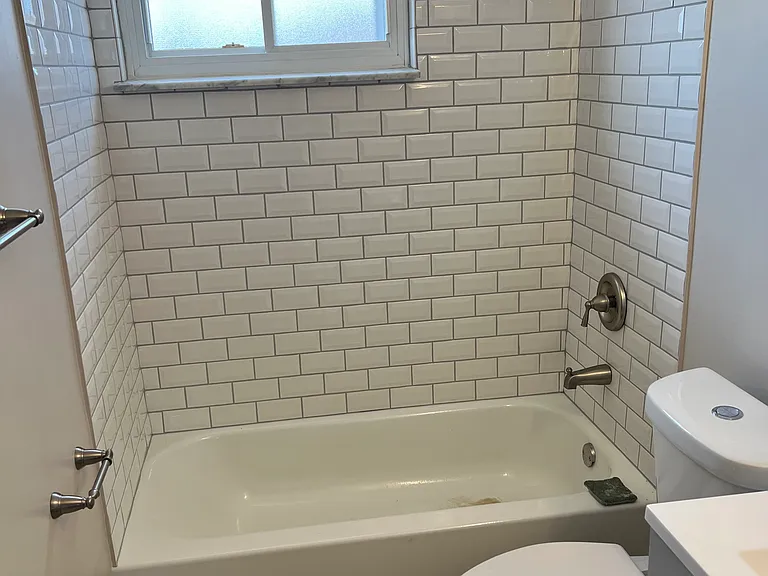 E 223rd St — Photo 7
