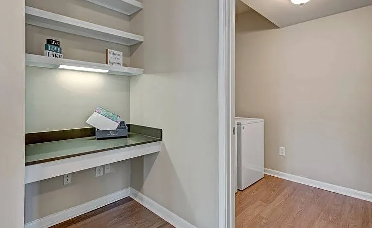 Hamptons at Woodland Pointe — Photo 15
