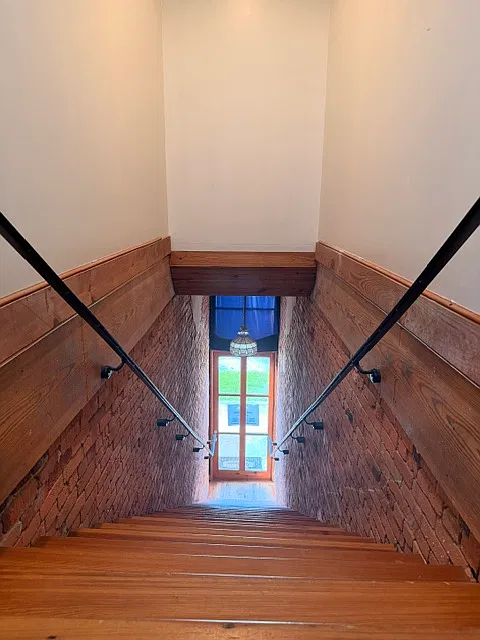 3 bed, 1200 sqft, $2,200 — Photo 3