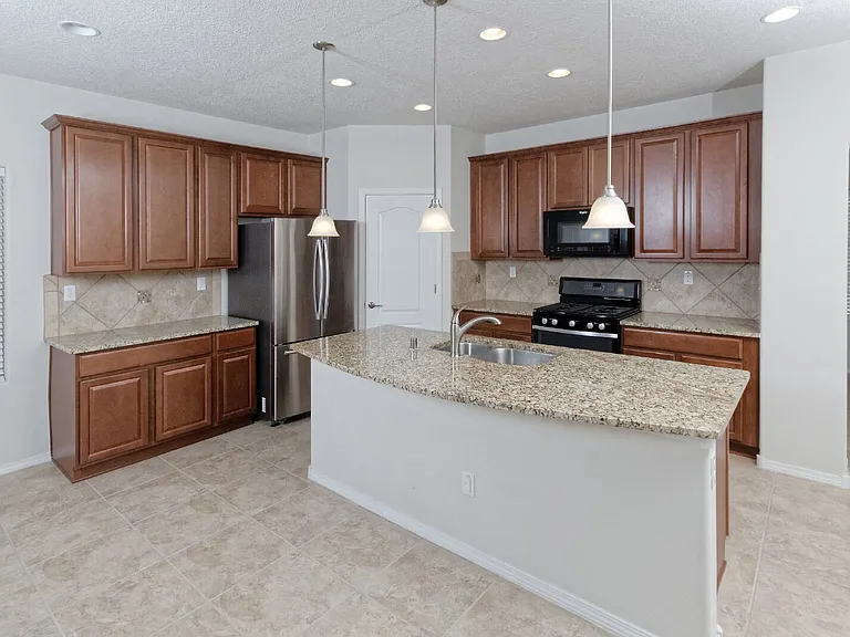 817 Palo Alto Dr NE — Photo 5
