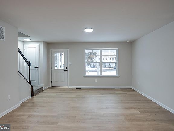 5th image of 333 Cedar St