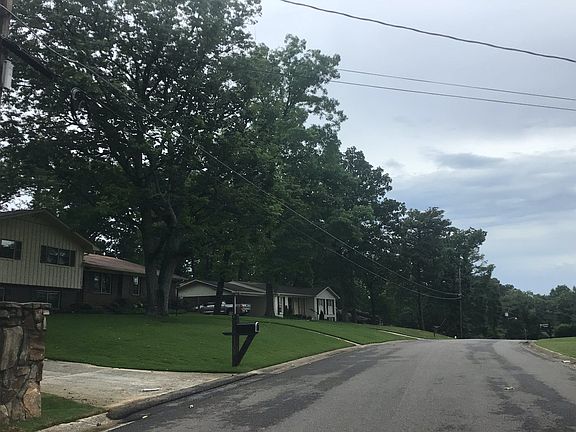 5th image of 1139 Camelot Cir