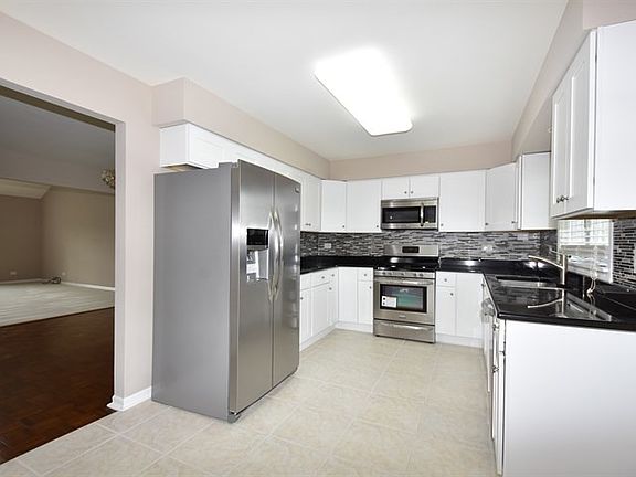 2nd image of 17741 Holly Ct