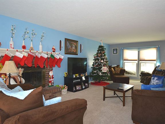 3rd image of 114 Stonegate Dr