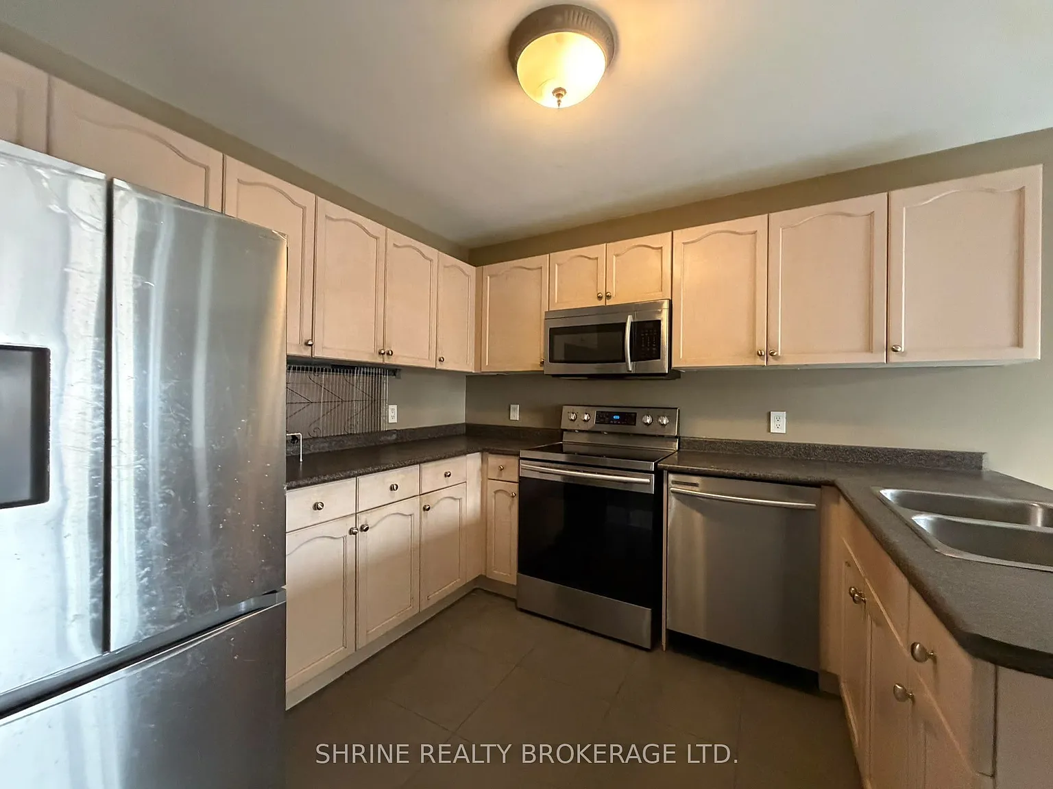 4 bed, $2,600 — Photo 4