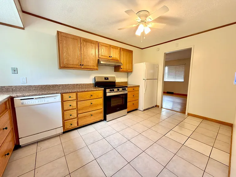 7860 Sequoia Ct — Photo 14