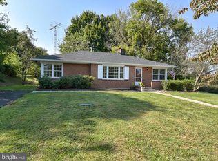206 N Colonial Dr, Hagerstown, MD 21742