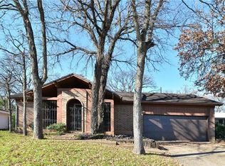 1528 Barron Ln, Fort Worth, TX 76112