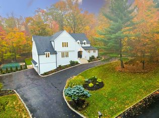 120 Hill Hollow Rd, Watchung, NJ 07069