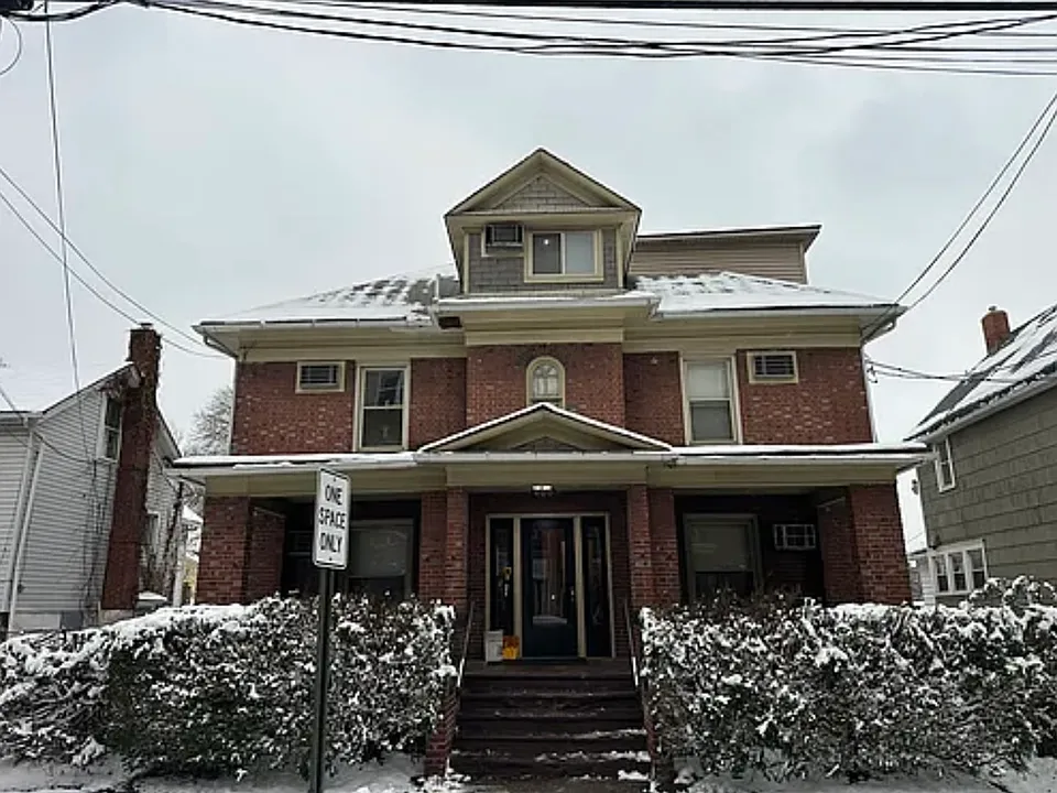 400 Sumner St #3