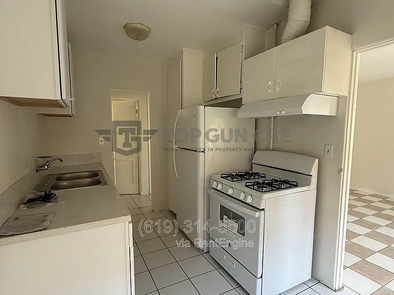 4050-58 N 42nd St #4050 — Photo 3