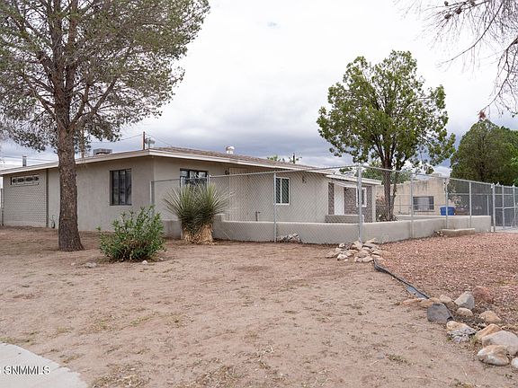 3rd image of 801 Chaparro St