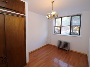 126 Norman Ave APT 1R, Brooklyn, NY 11222
