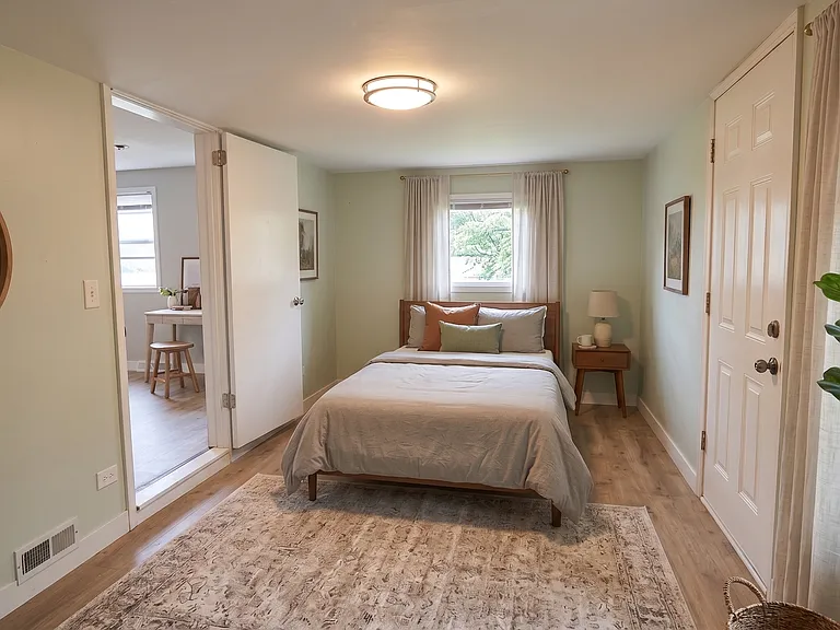 N1355 Thistle Dr — Photo 13