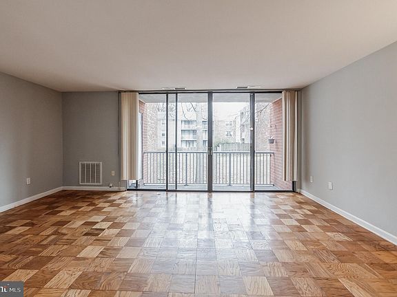 3rd image of 728 Quince Orchard Blvd APT 101
