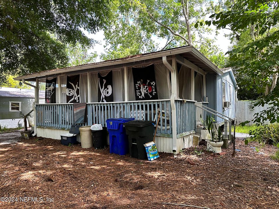 1st image of 1089 W 15TH Street