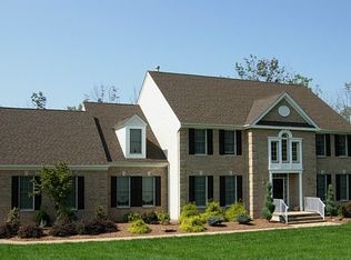 6 Turtle Ct, Flemington, NJ 08822