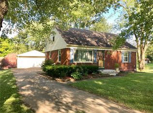 1652 Ridgeway Dr, Springfield, OH 45506