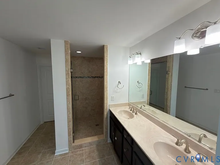 11403 Hayloft Ln — Photo 14