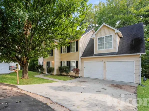 1052 Erie Cir, Stone Mountain, GA 30087