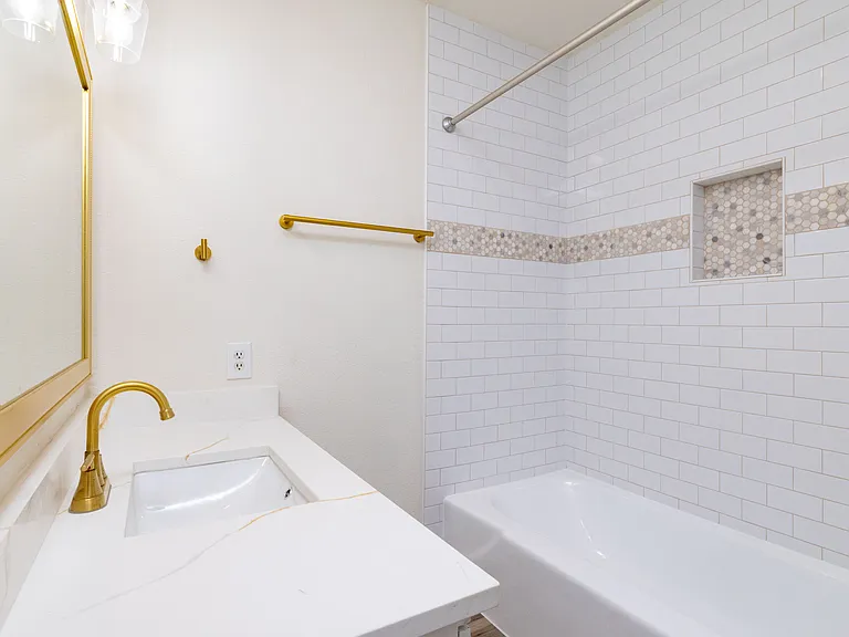 424 Westview Ter — Photo 1