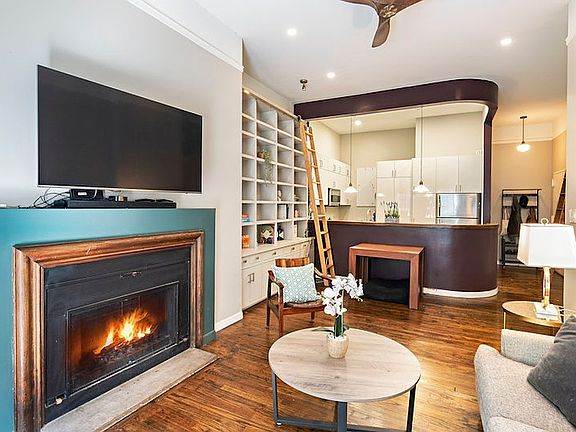 4th image of 322 W 22nd St APT 4