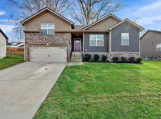1112 Racker Dr, Clarksville, TN 37043