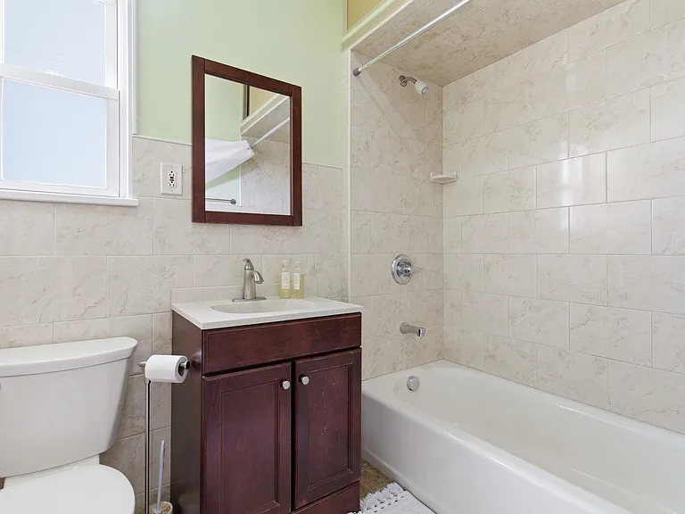 470 Mallory Ave #2 — Photo 9