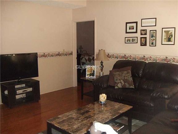 3rd image of 220 Clifton Heights Dr
