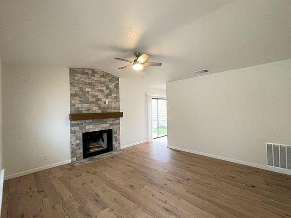 3rd image of 3911 Heritage Hill Dr