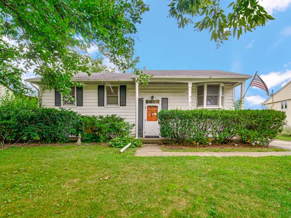 336 Cherry Ln, Glenview, IL 60025