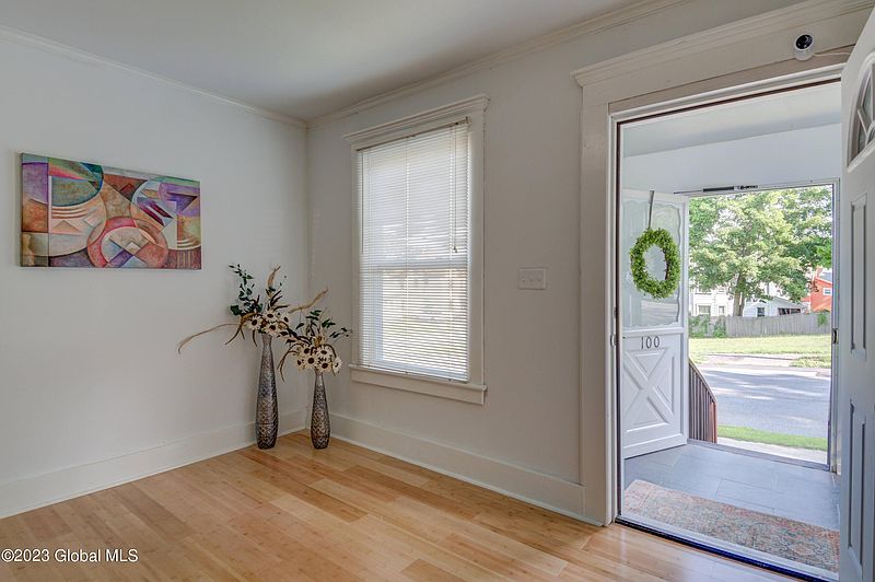 3rd image of 100 Forest Street