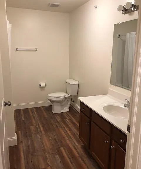 5188 Husky Hwy #6 — Photo 3