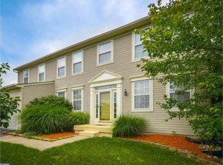 27 Duval Ct, Newtown, PA 18940
