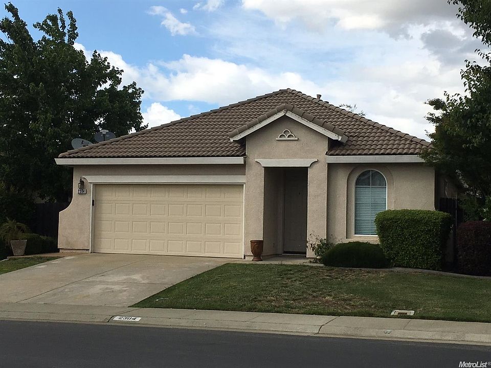1st image of 2304 Canary Dr