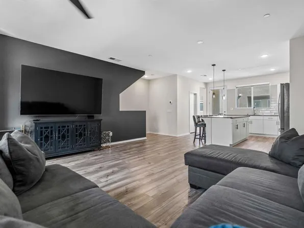 5239 Beachfront Cv Unit 121, San Diego, CA 92154