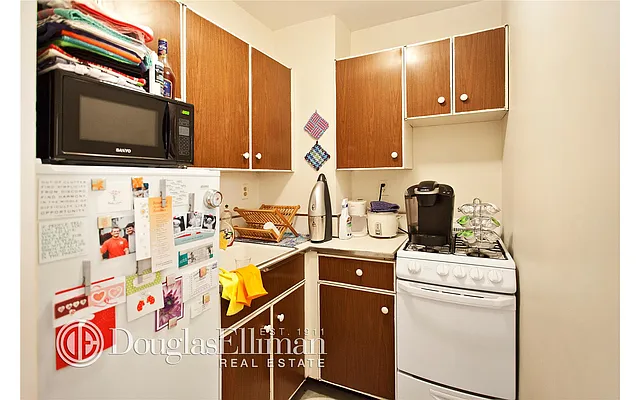 Rented by Douglas Elliman | media 10