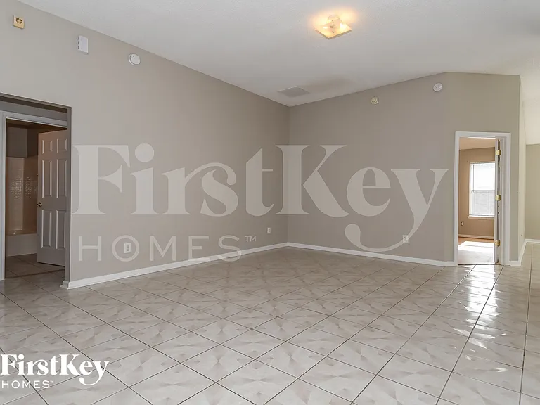 12658 Holly Springs Ct — Photo 6
