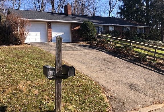 2nd image of 5194 Wheaton St