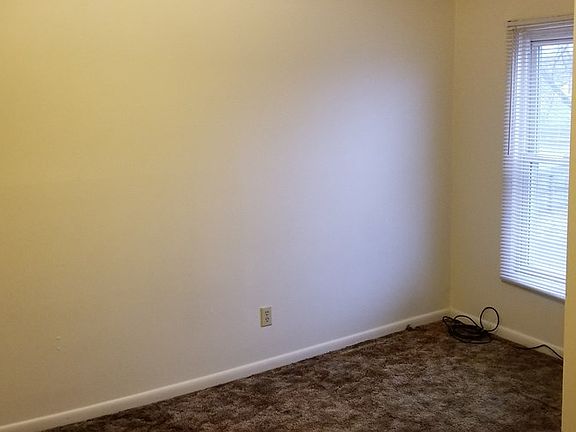 5th image of 393 Fahey St