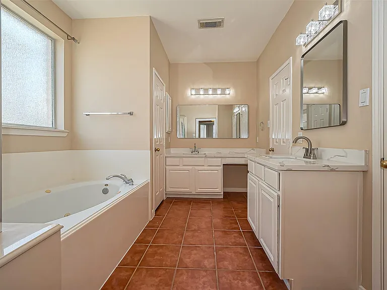11315 Sailwing Creek Ct — Photo 30