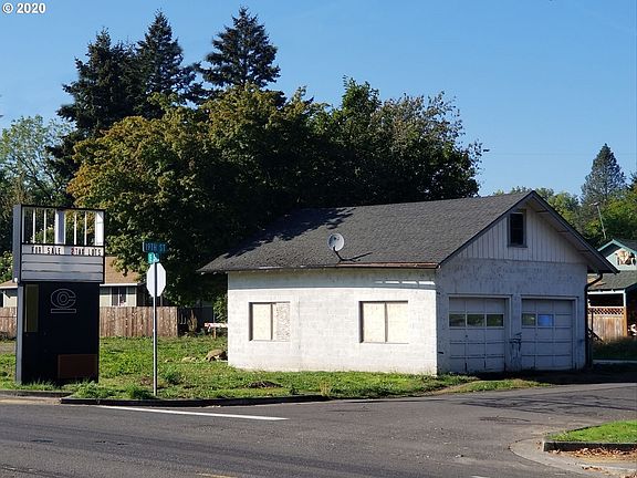 2nd image of 1825 East St