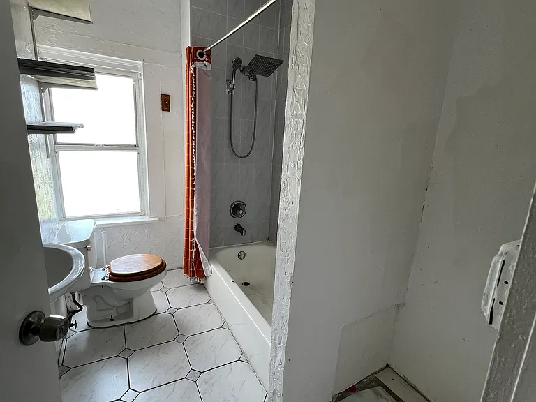 4211 Parker Ave #8 — Photo 15