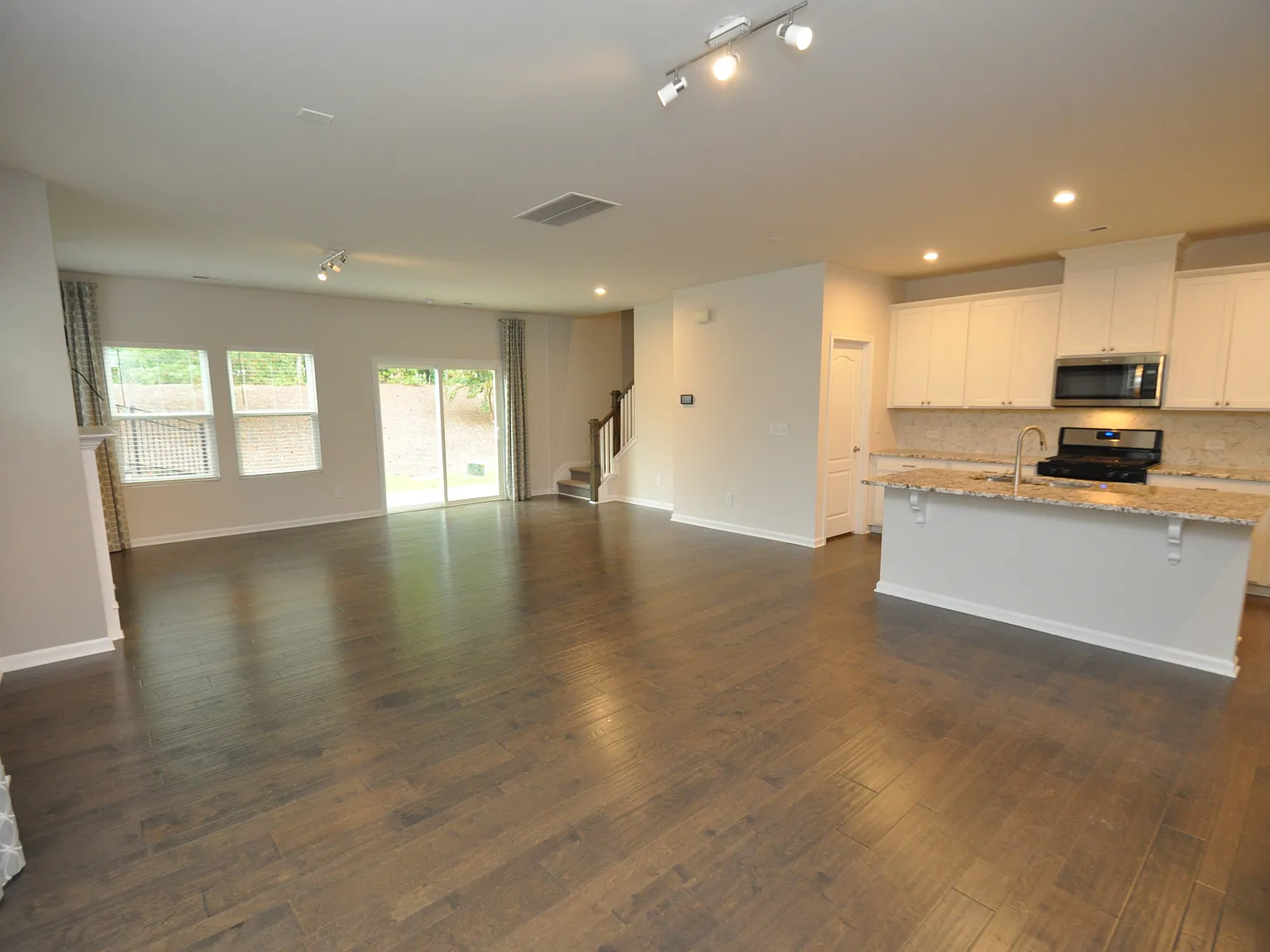 Luxury End Unit Apex Townhome Available Immediately — Photo 3