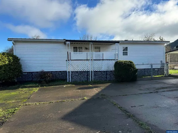 3539 Juniper St, Sweet Home, OR 97386